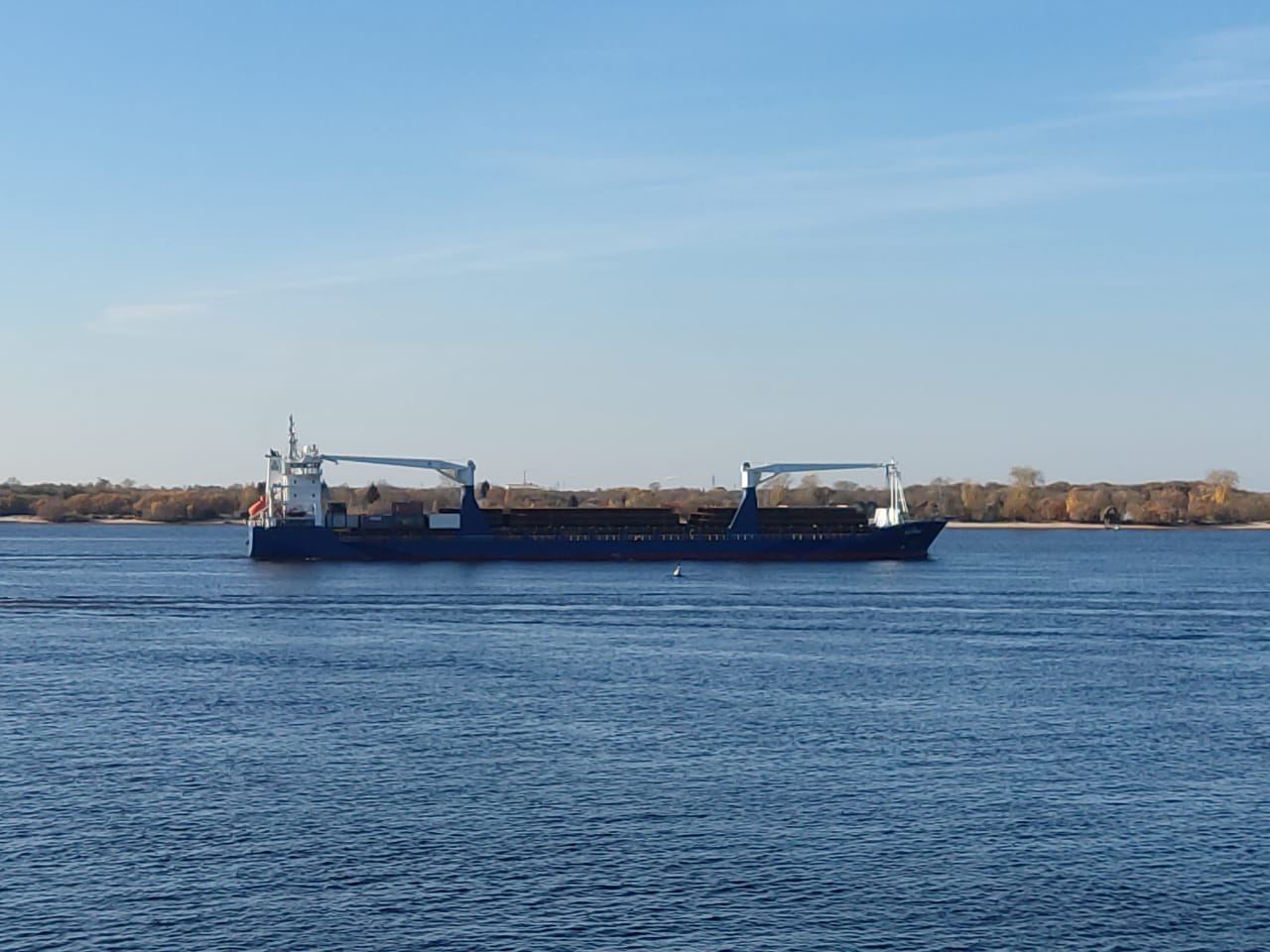 Bering: with piles onboard for Salmanovskoye deposit