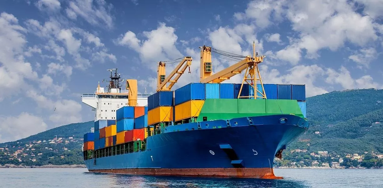 Преимущества и недостатки морского транспорта